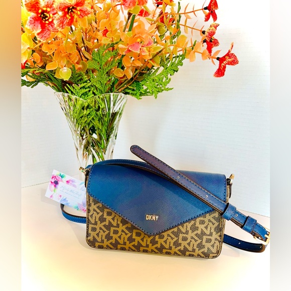 DKNY Mini “Sloana” Crossbody Shoulder Flap Logo Bag Blue/Brown Signature - Picture 1 of 11